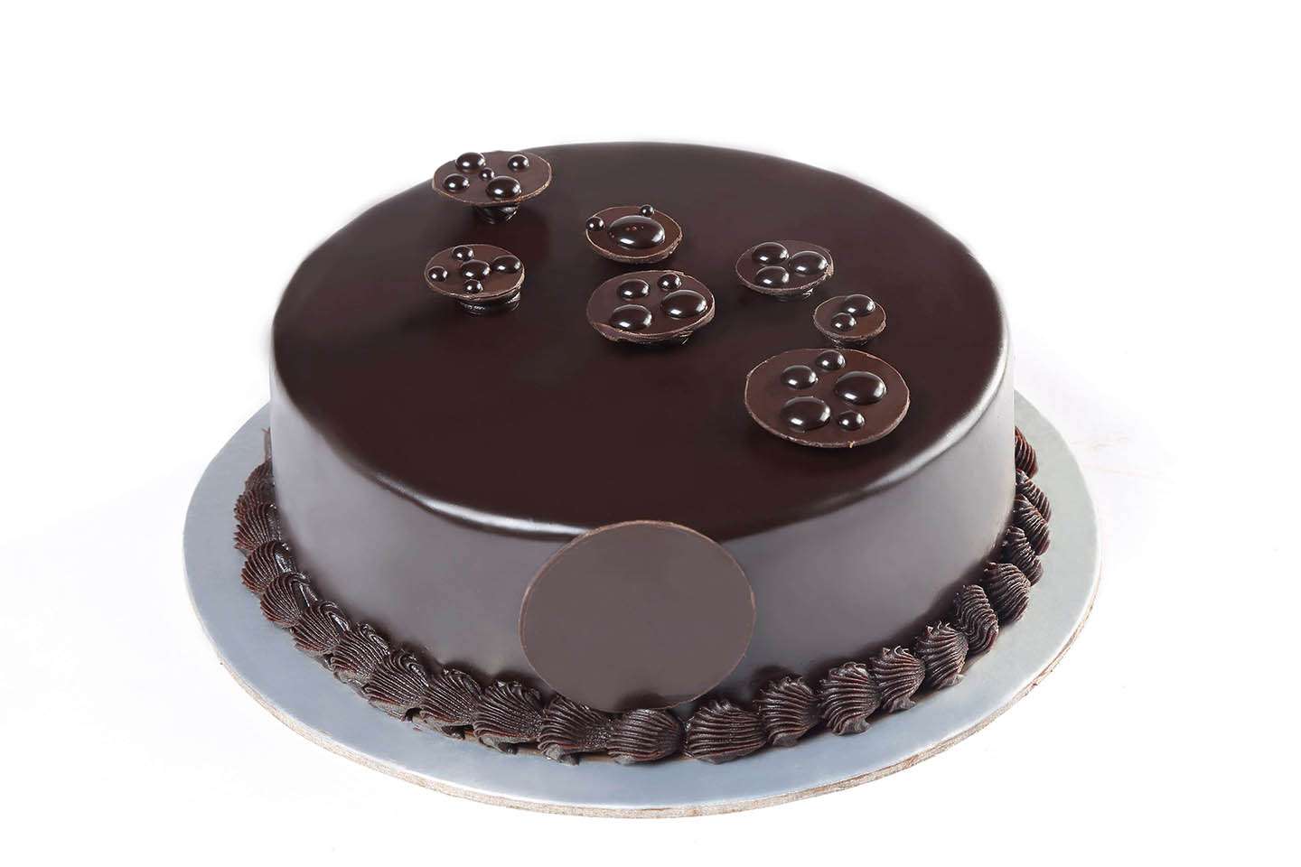 Strawberry Dark Chocolate Truffle Cake - Cake by Courtney | Recipe in 2023  | Chocolate truffle cake, Chocolate fudge cake, Chocolate layer cake recipe